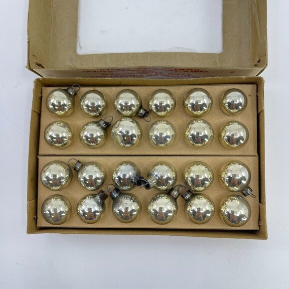 vintage miniature 15mm glass ornaments set of 24 silver In original box - Picture 3 of 7